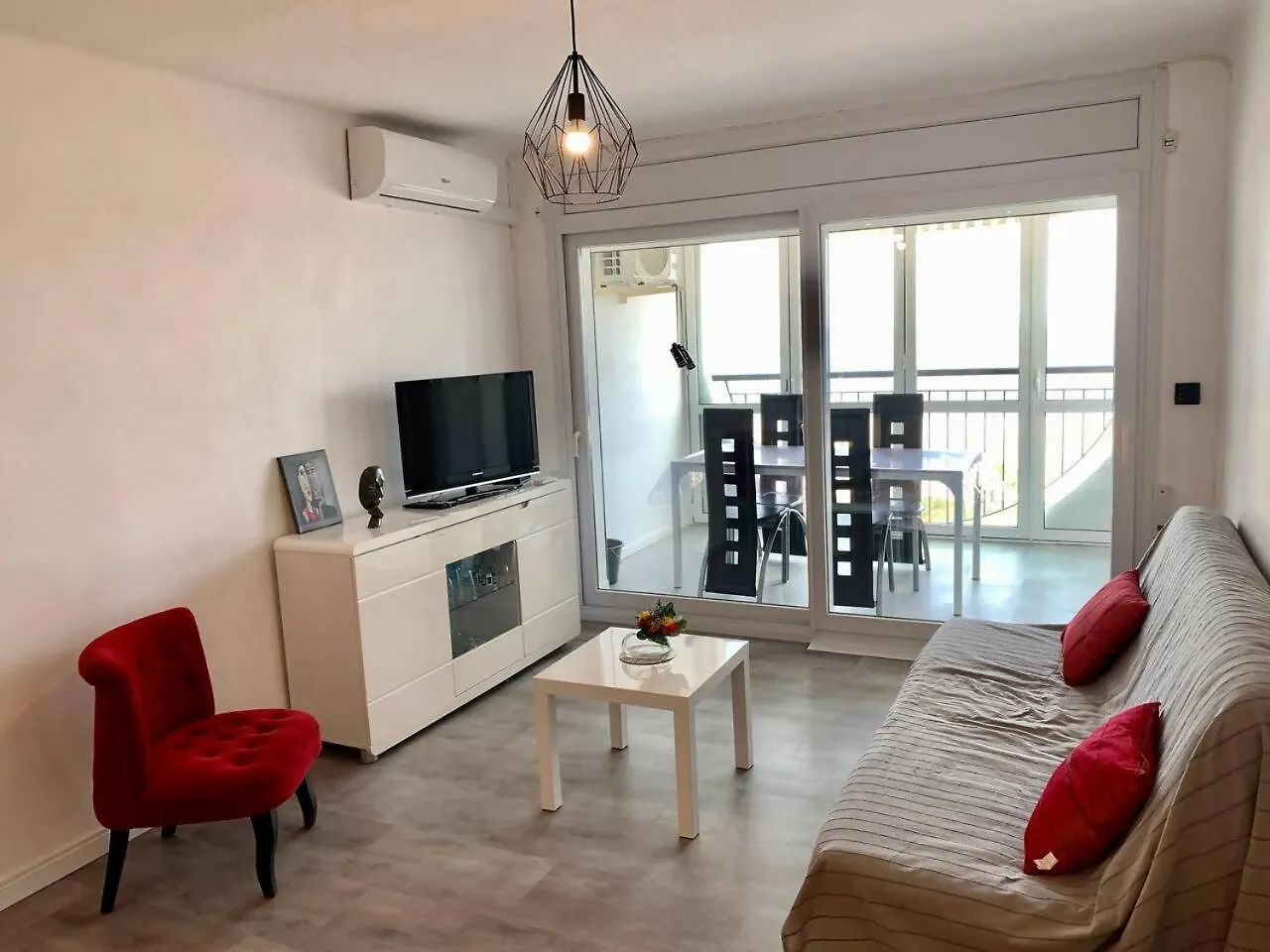 Awaydays - Bi - 96 Apartment Empuriabrava
